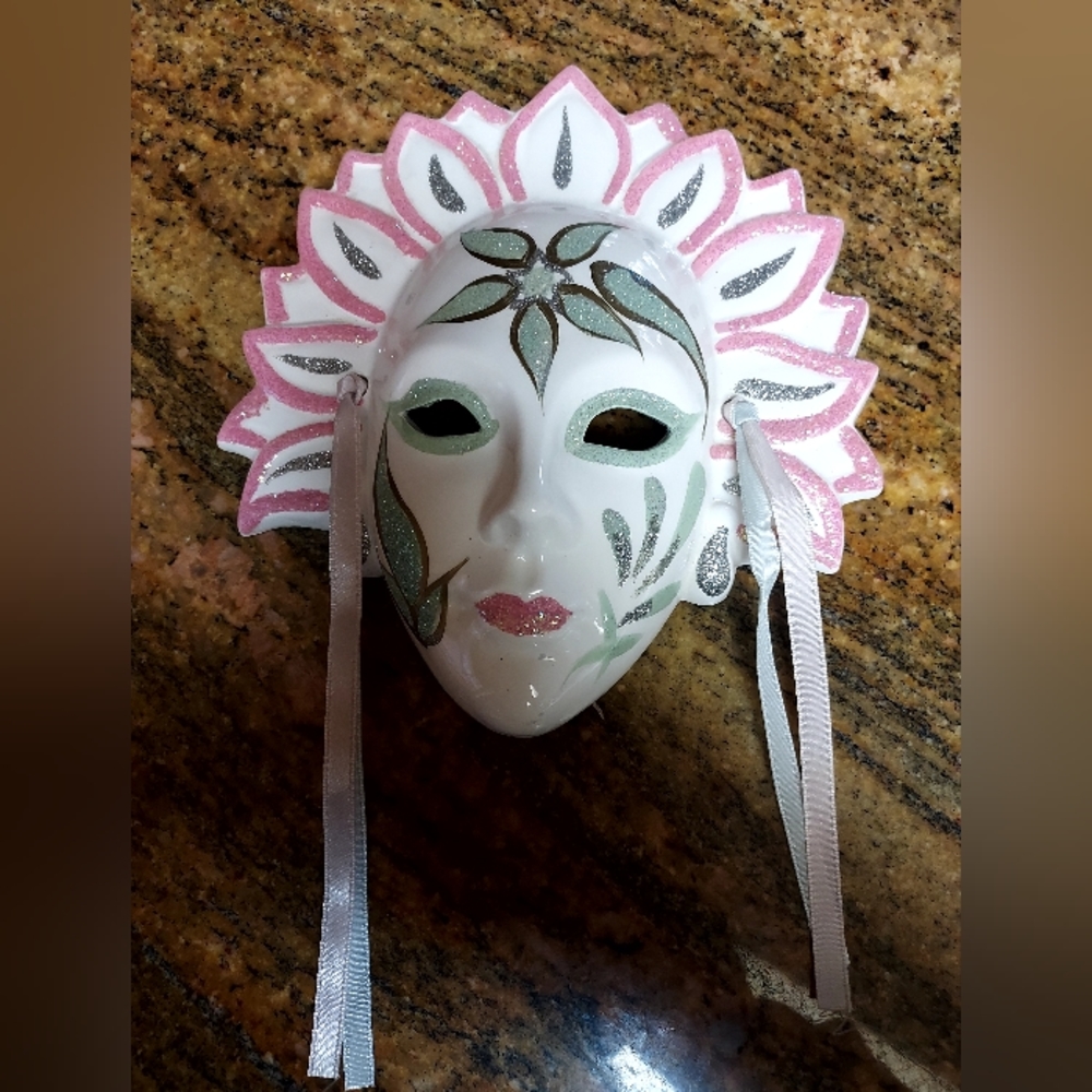 Vintage decorative Mask ceramic by Lis. B108